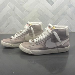 Grey suede Nike blazer high tops size 6.5